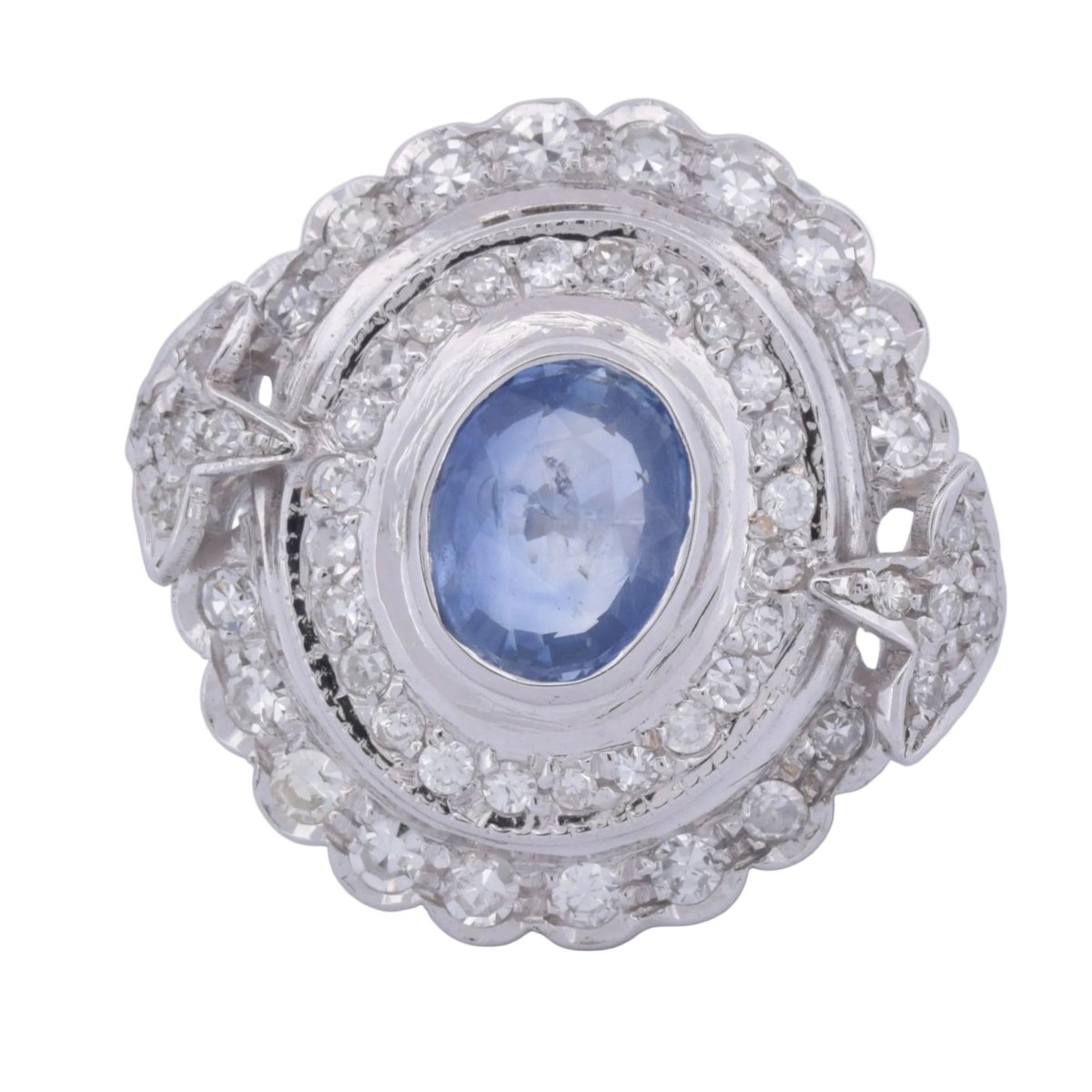 Bague Entourage en or blanc, saphir et diamants - Castafiore