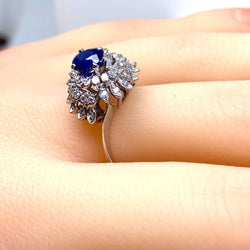 Bague Entourage en or blanc, saphir et diamants - Castafiore