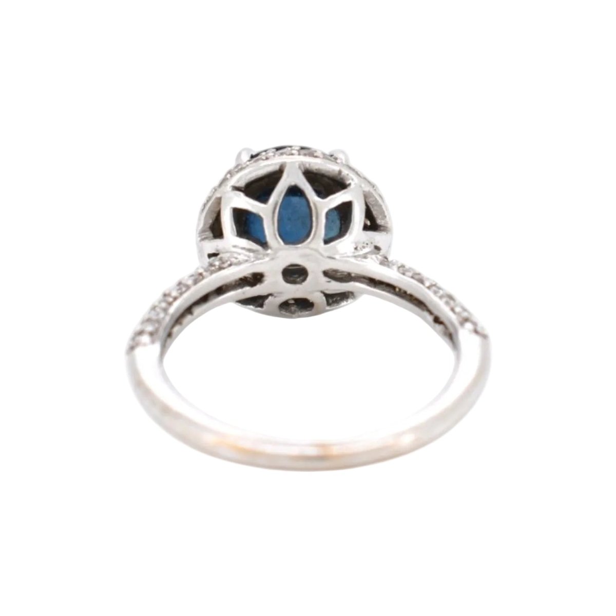 Bague Entourage en or blanc, saphir et diamants - Castafiore
