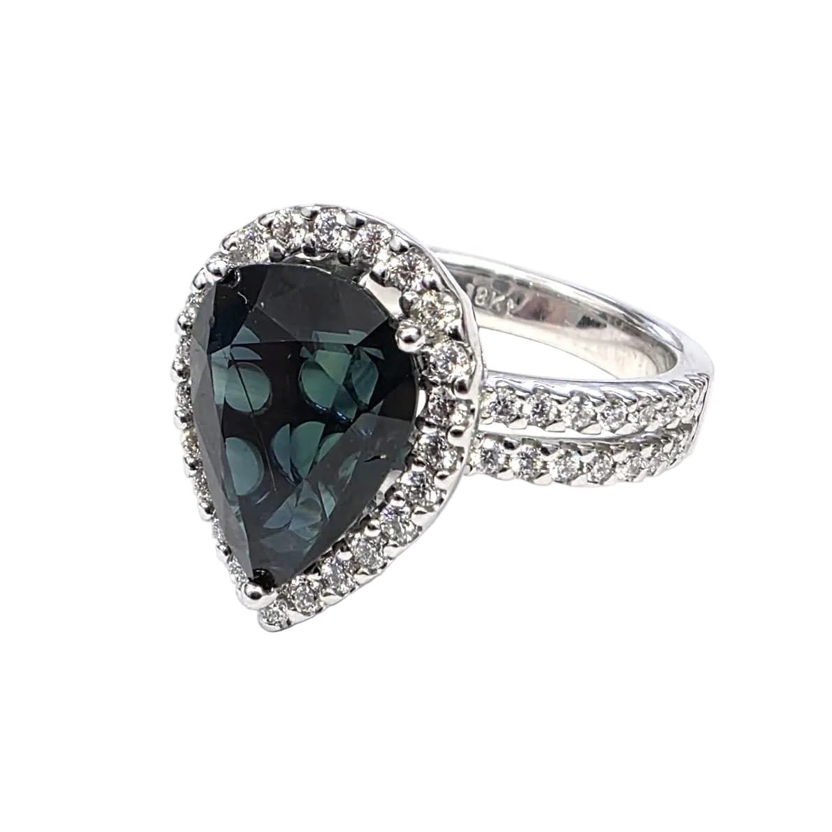 Bague Entourage en or blanc, saphir et diamants - Castafiore