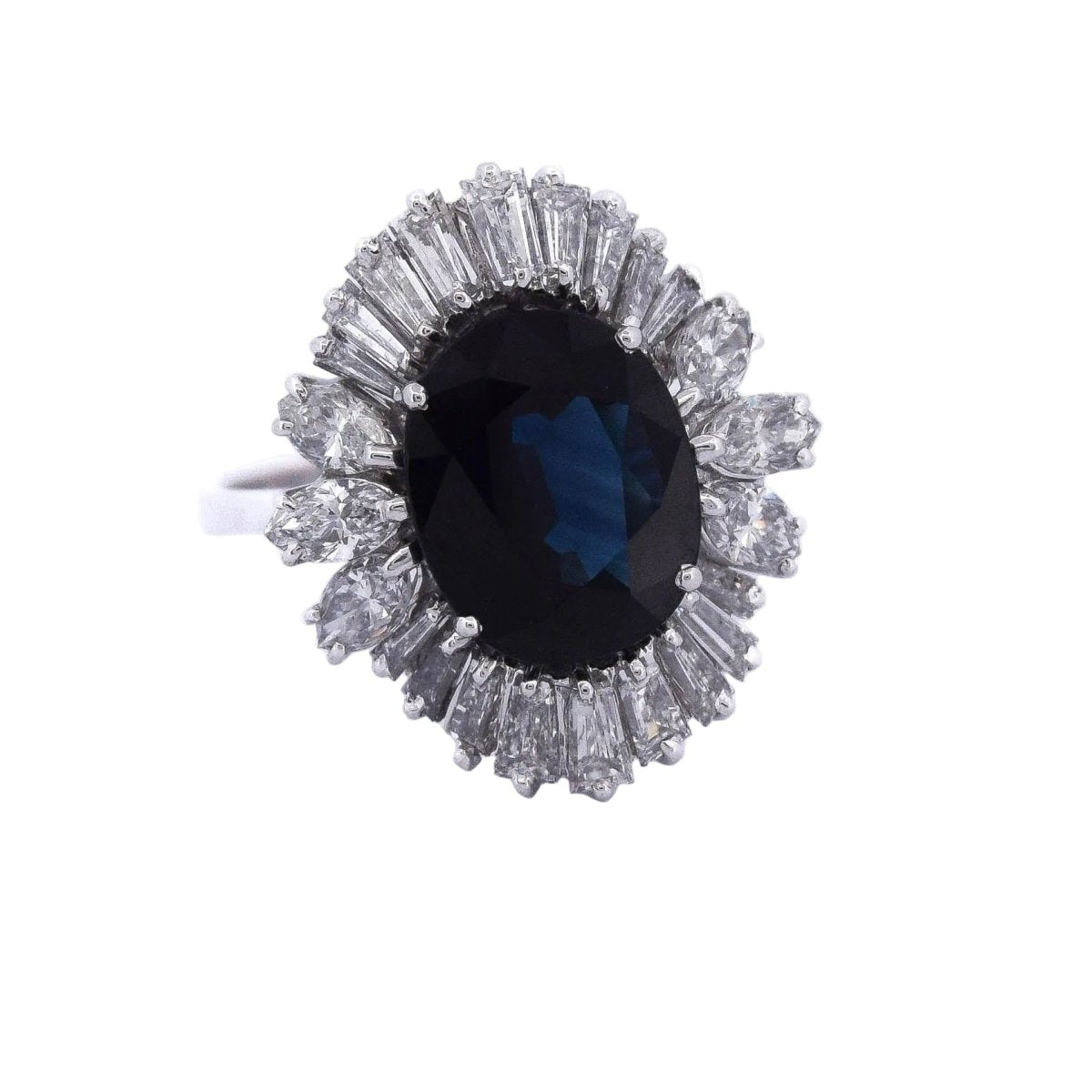 Bague Entourage en or blanc, saphir et diamants - Castafiore