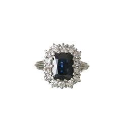 Bague Entourage en or blanc, saphir, et diamants - Castafiore