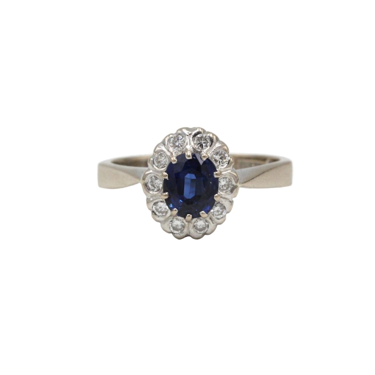 Bague Entourage en or blanc, saphir et diamants - Castafiore