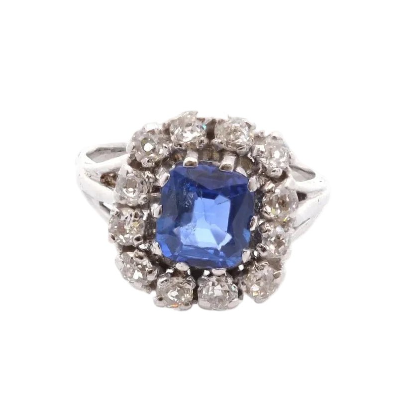 Bague Entourage en or blanc, saphir et diamants - Castafiore