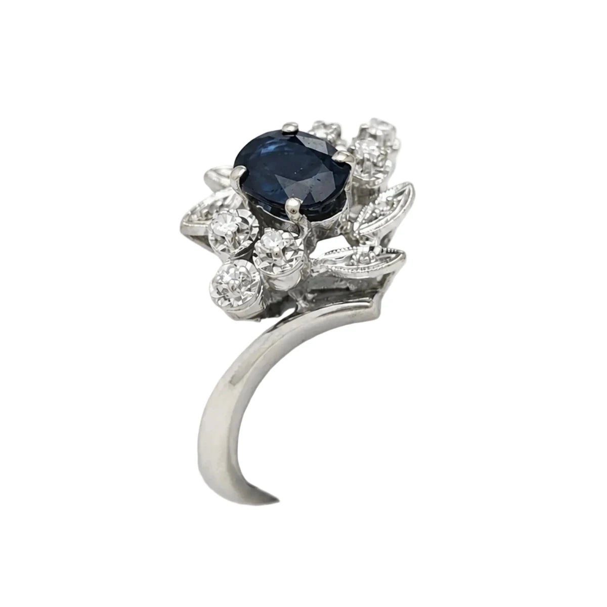 Bague Entourage en or blanc, saphir et diamants - Castafiore