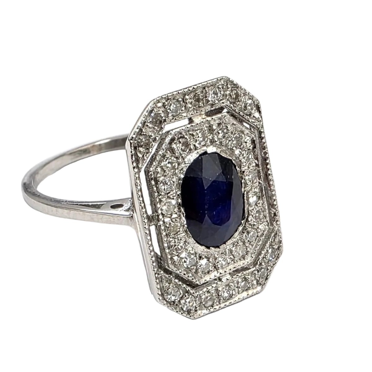 Bague Entourage en or blanc, saphir et diamants - Castafiore