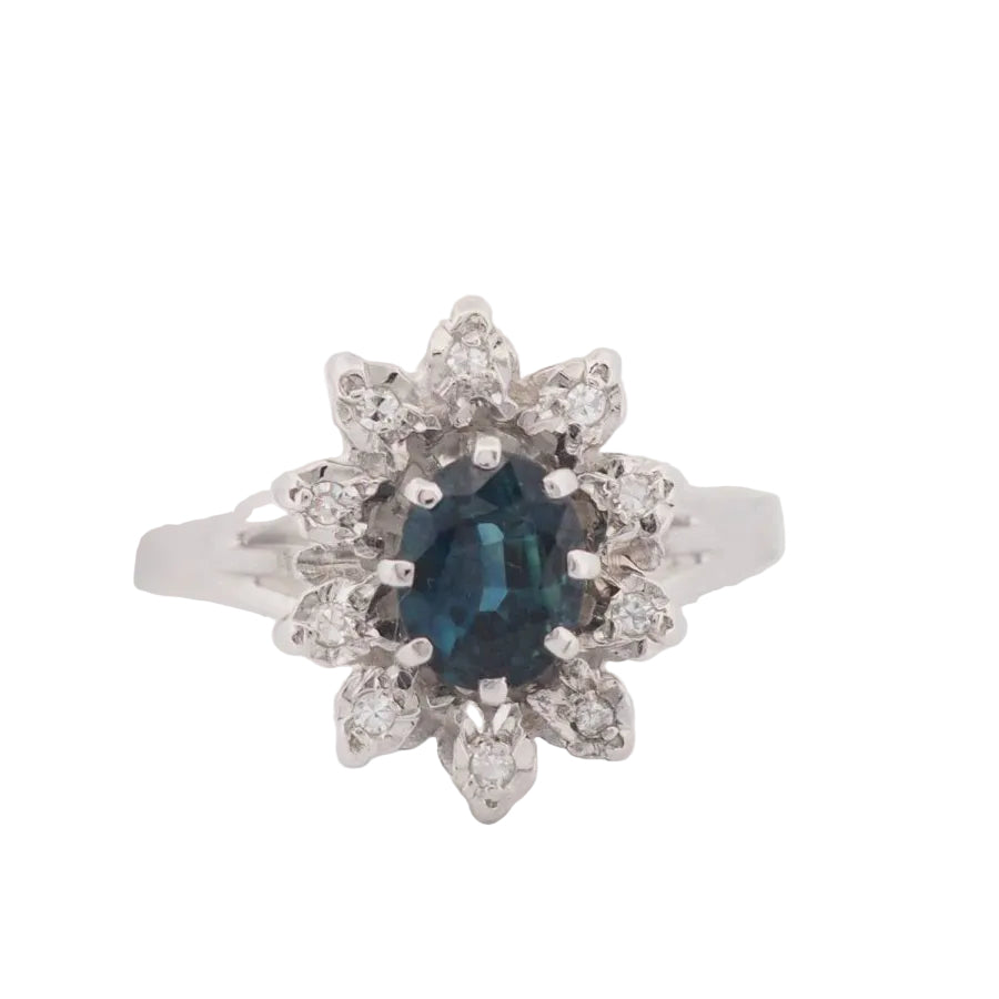 Bague entourage en or blanc, saphir et diamants - Castafiore