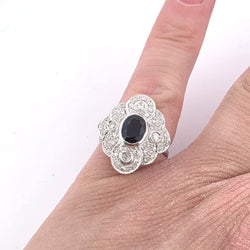 Bague Entourage en or blanc, saphir et diamants - Castafiore