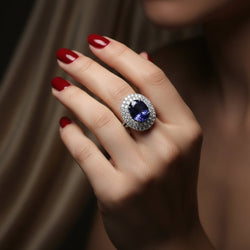 Bague Entourage en or blanc, tanzanite et diamants - Castafiore