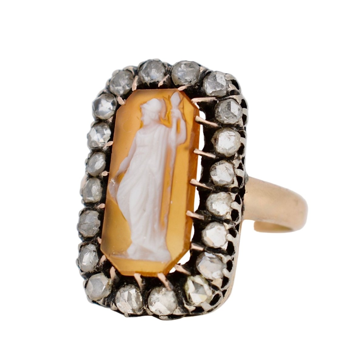 Bague Entourage en or jaune, argent, camée et diamants - Castafiore