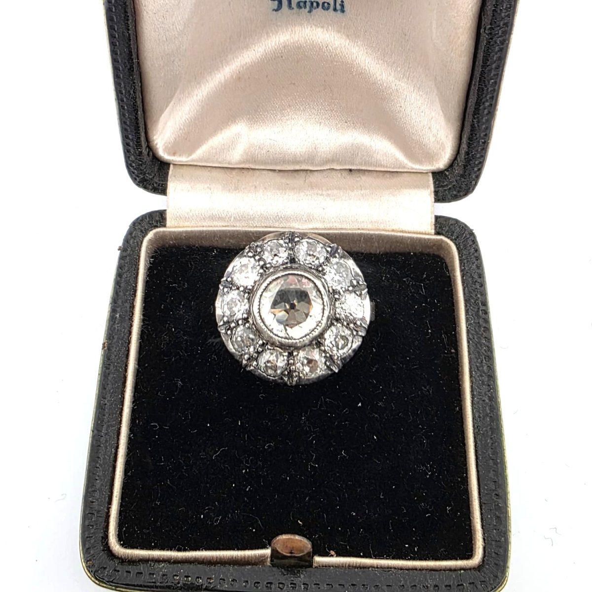 Bague Entourage en or jaune, argent et diamants - Castafiore