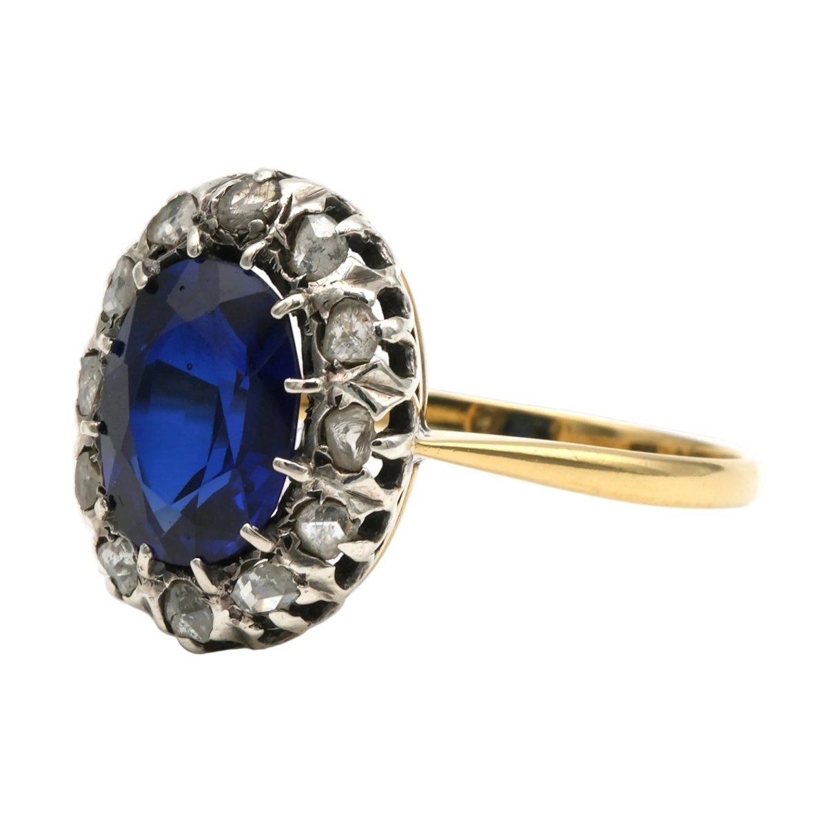 Bague Entourage en or jaune, argent, saphir et diamants - Castafiore