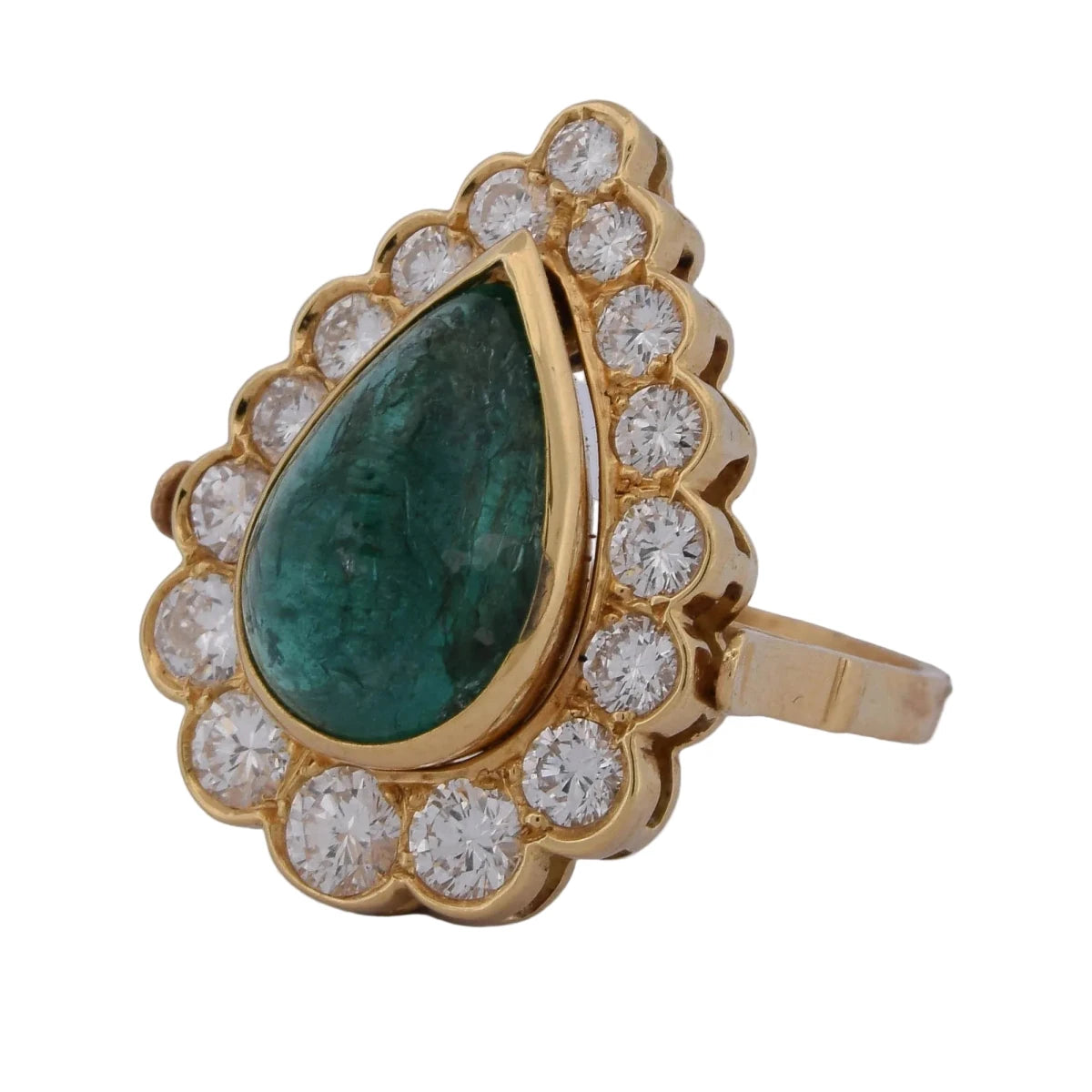 Bague Entourage en or jaune, émeraude et diamants - Castafiore