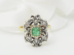 Bague Entourage en or jaune, émeraude et diamants - Castafiore