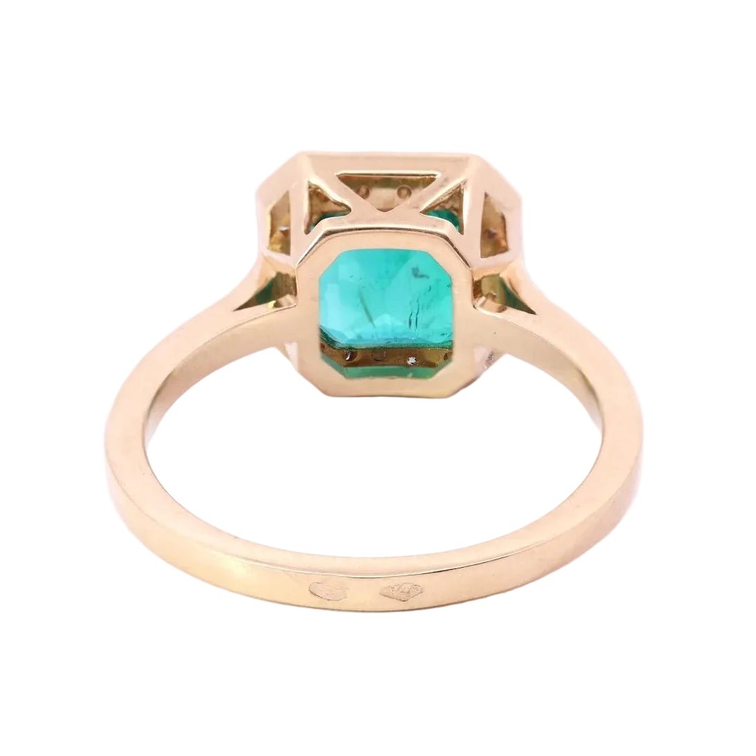 Bague Entourage en or jaune, émeraude et diamants - Castafiore