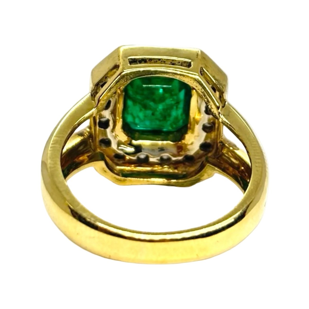Bague Entourage en or jaune, émeraude et diamants - Castafiore