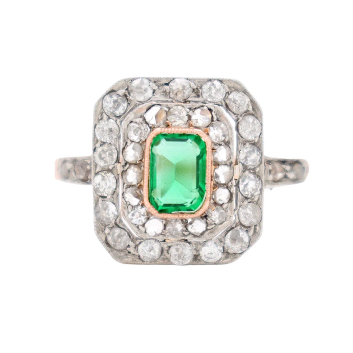 Bague Entourage en or jaune, émeraude et diamants - Castafiore