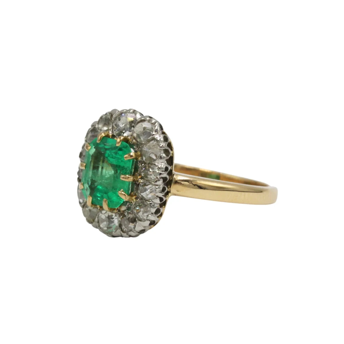 Bague Entourage en or jaune, émeraude et diamants - Castafiore