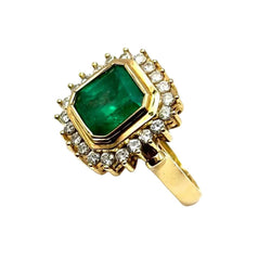 Bague Entourage en or jaune, émeraude et diamants - Castafiore