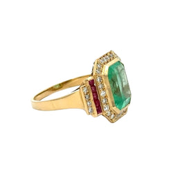 Bague Entourage en or jaune, émeraude, rubis et diamants - Castafiore