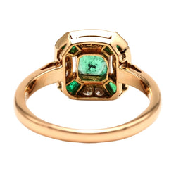 Bague Entourage en or jaune, émeraudes et diamants - Castafiore