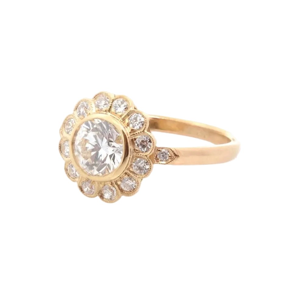 Bague Entourage en or jaune et diamants - Castafiore