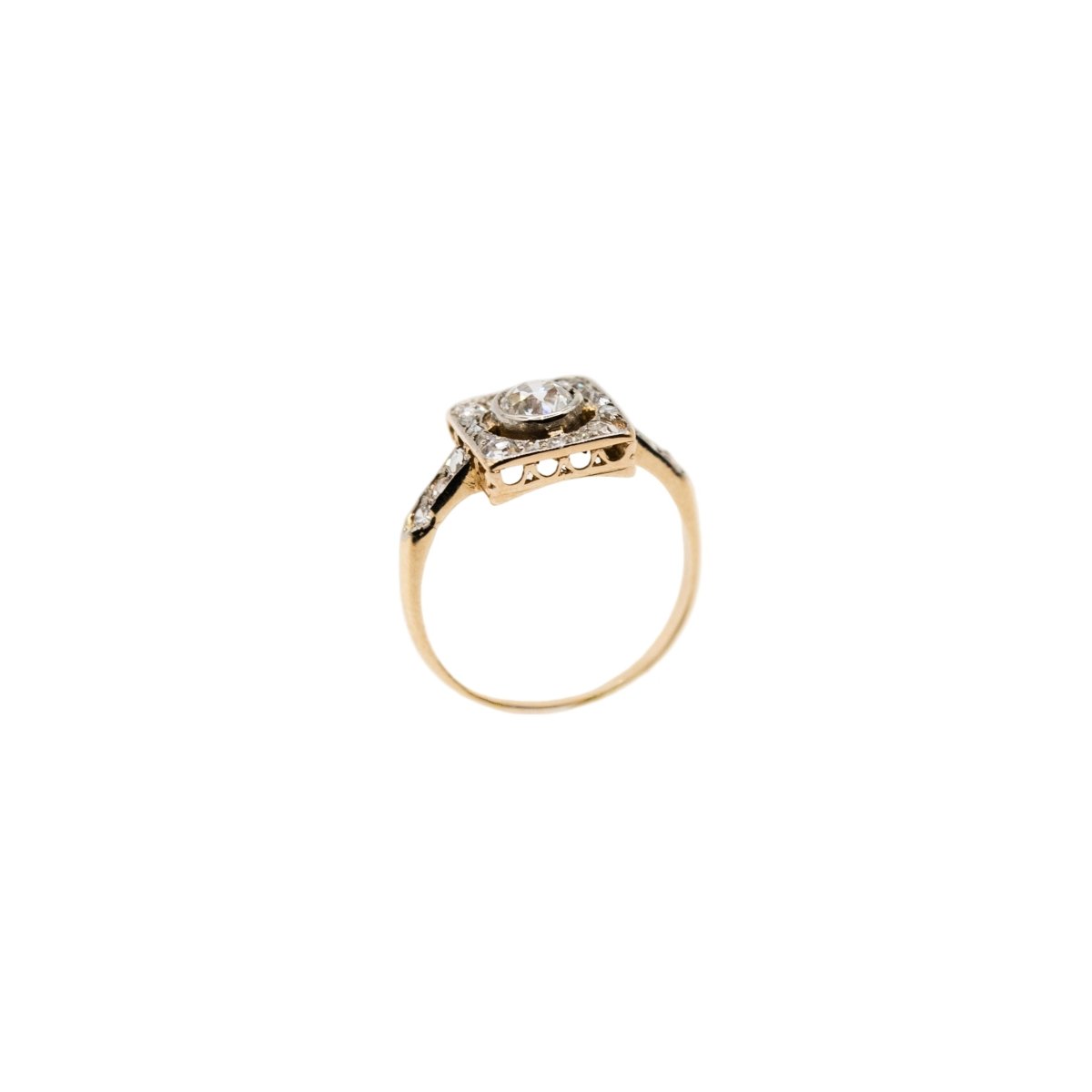 Bague Entourage en or jaune et diamants - Castafiore