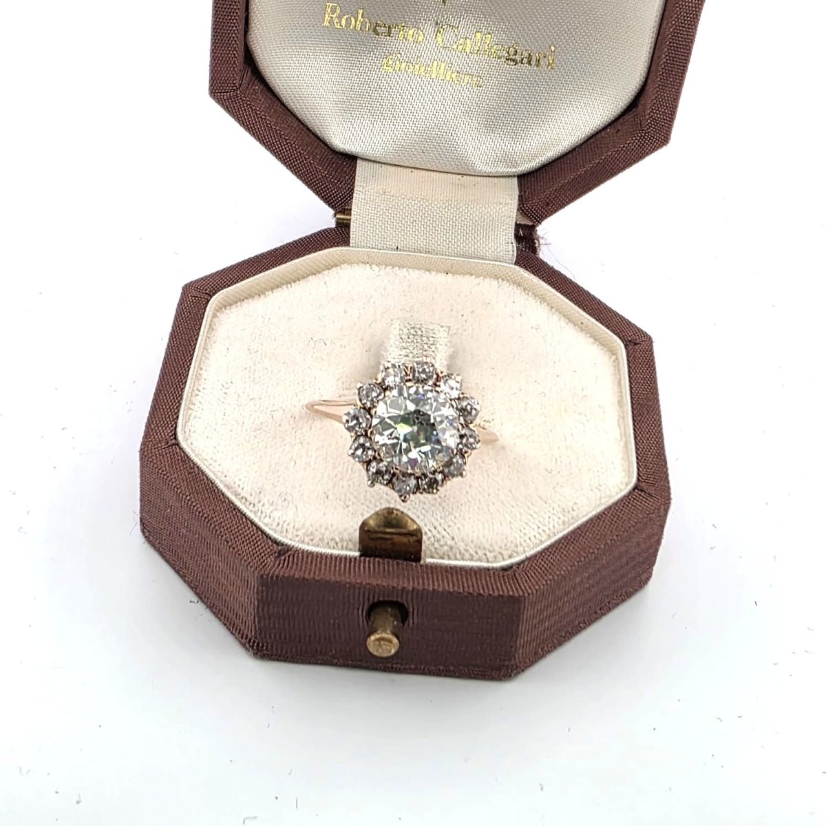 Bague Entourage en or jaune et diamants - Castafiore