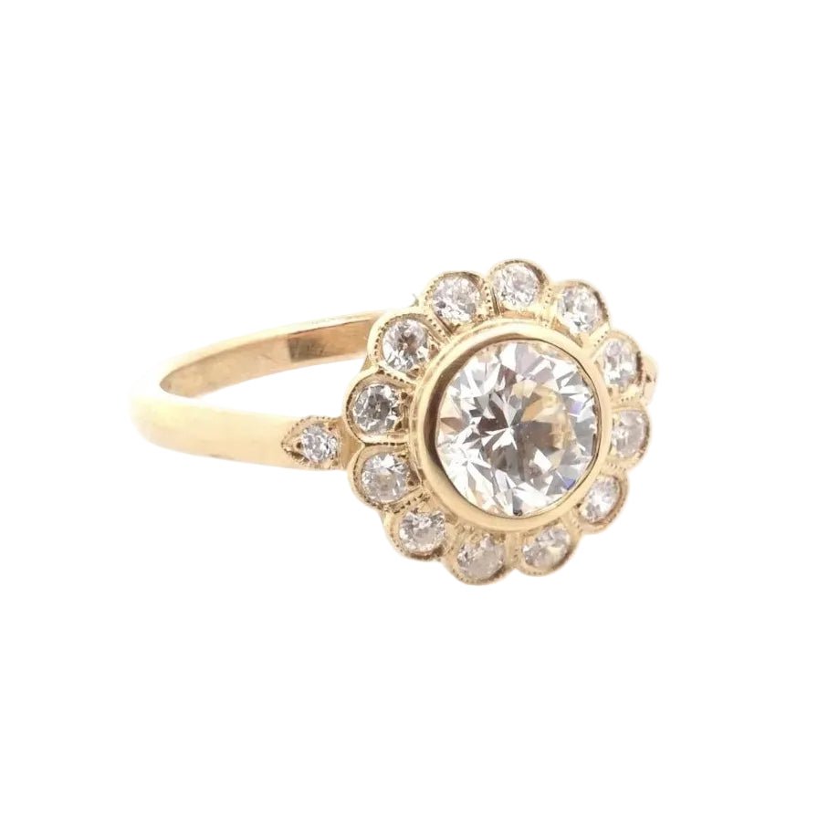 Bague Entourage en or jaune et diamants - Castafiore