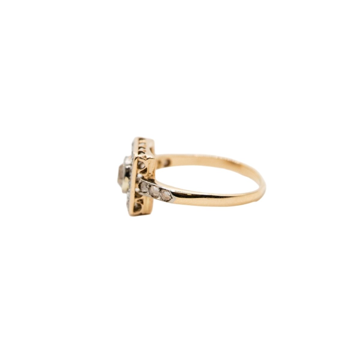 Bague Entourage en or jaune et diamants - Castafiore