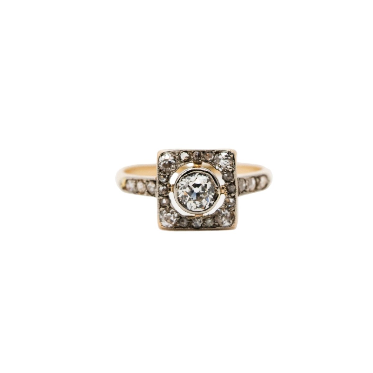 Bague Entourage en or jaune et diamants - Castafiore