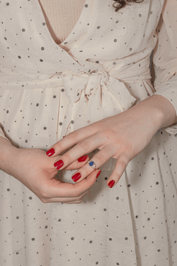 Bague Entourage en or jaune et saphir - Castafiore