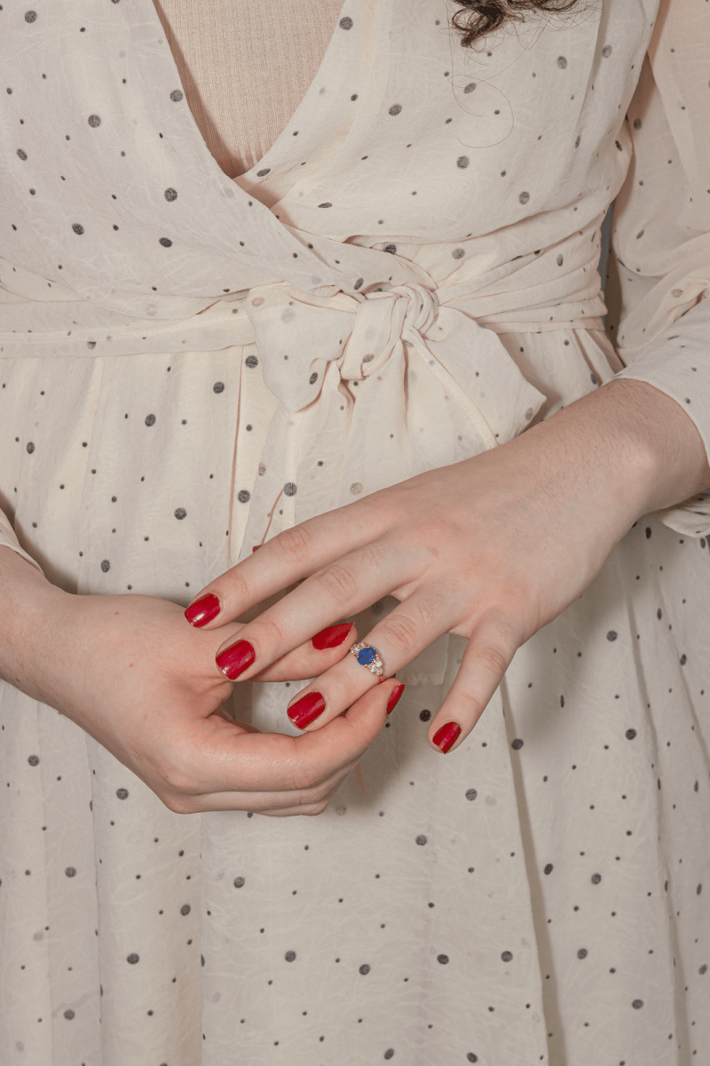 Bague Entourage en or jaune et saphir - Castafiore