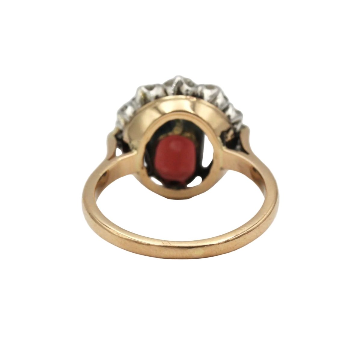 Bague Entourage en or jaune, grenat et diamants - Castafiore