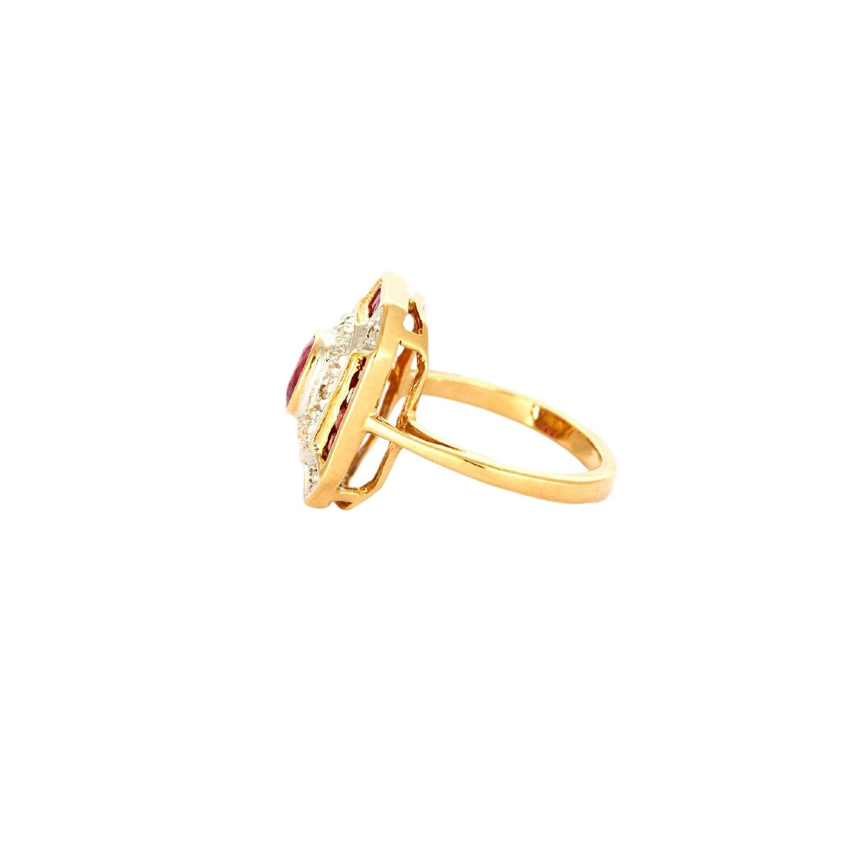 Bague Entourage en or jaune, or blanc, rubis, et diamants - Castafiore