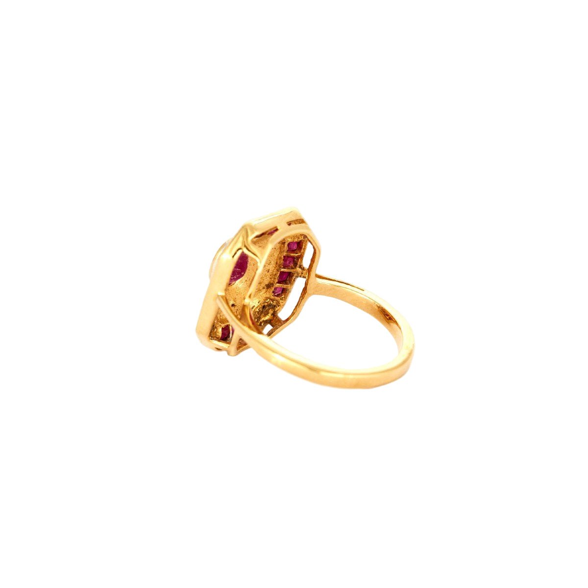 Bague Entourage en or jaune, or blanc, rubis, et diamants - Castafiore