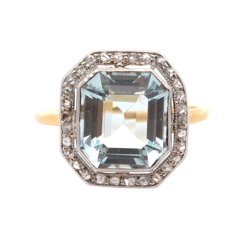 Bague Entourage en or jaune, platine, aigue - marine et diamants - Castafiore