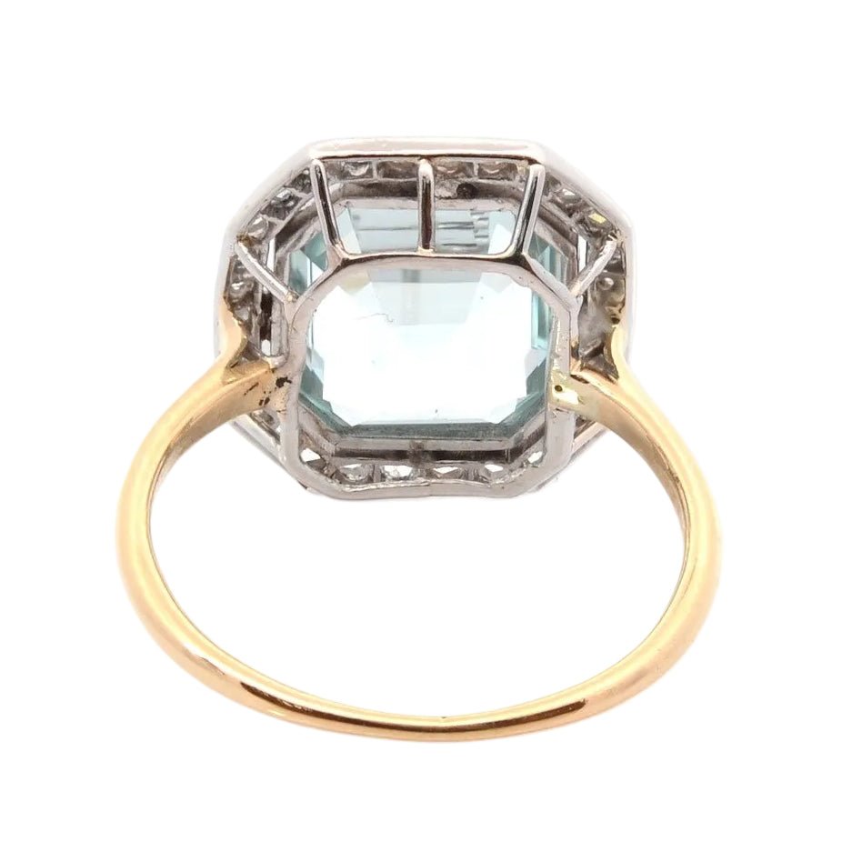 Bague Entourage en or jaune, platine, aigue - marine et diamants - Castafiore
