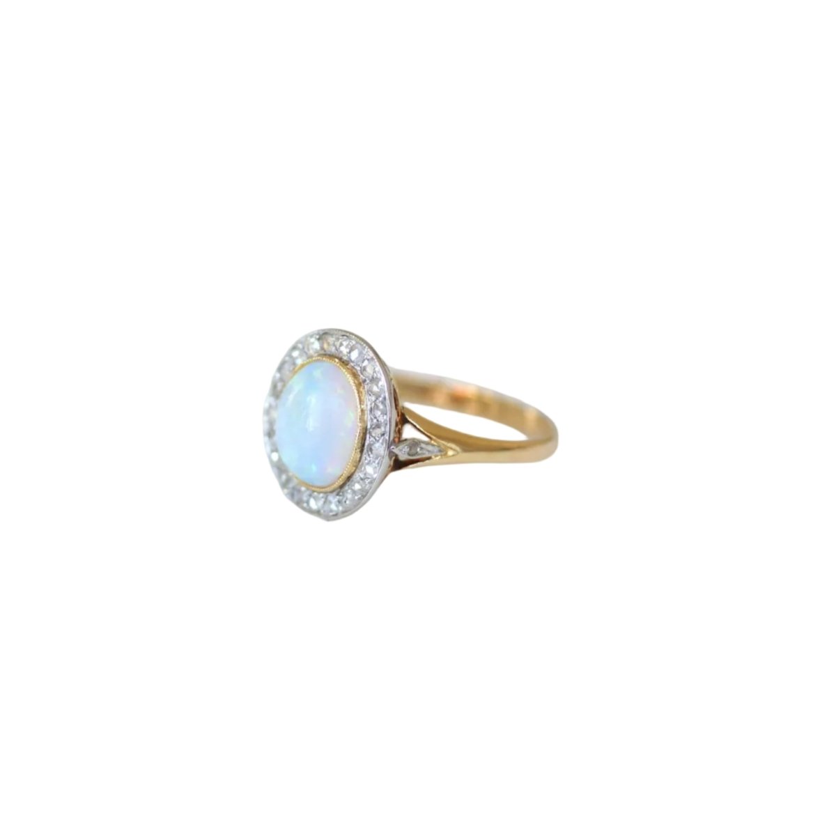 Bague Entourage en or jaune, platine, opale et diamants - Castafiore