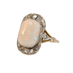 Bague Entourage en or jaune, platine, opale et diamants - Castafiore