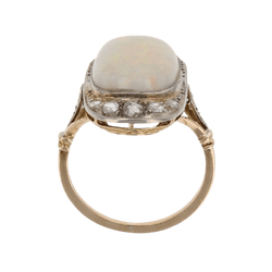 Bague Entourage en or jaune, platine, opale et diamants - Castafiore