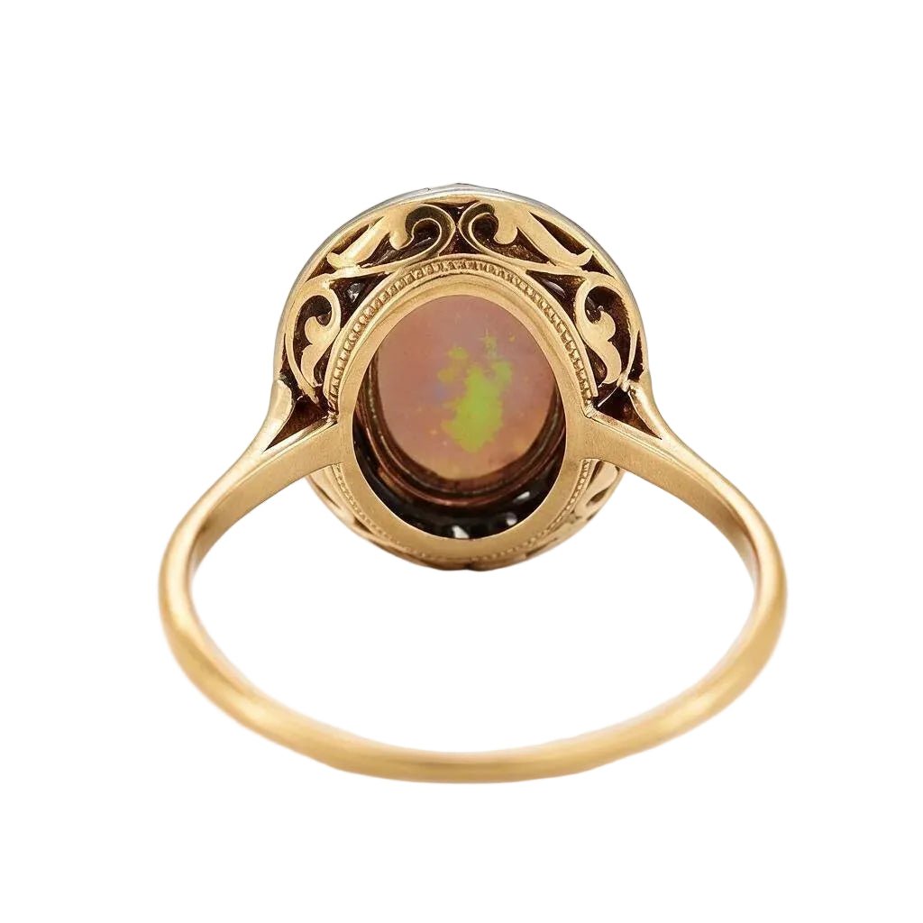 Bague Entourage en or jaune, platine, opale et diamants - Castafiore