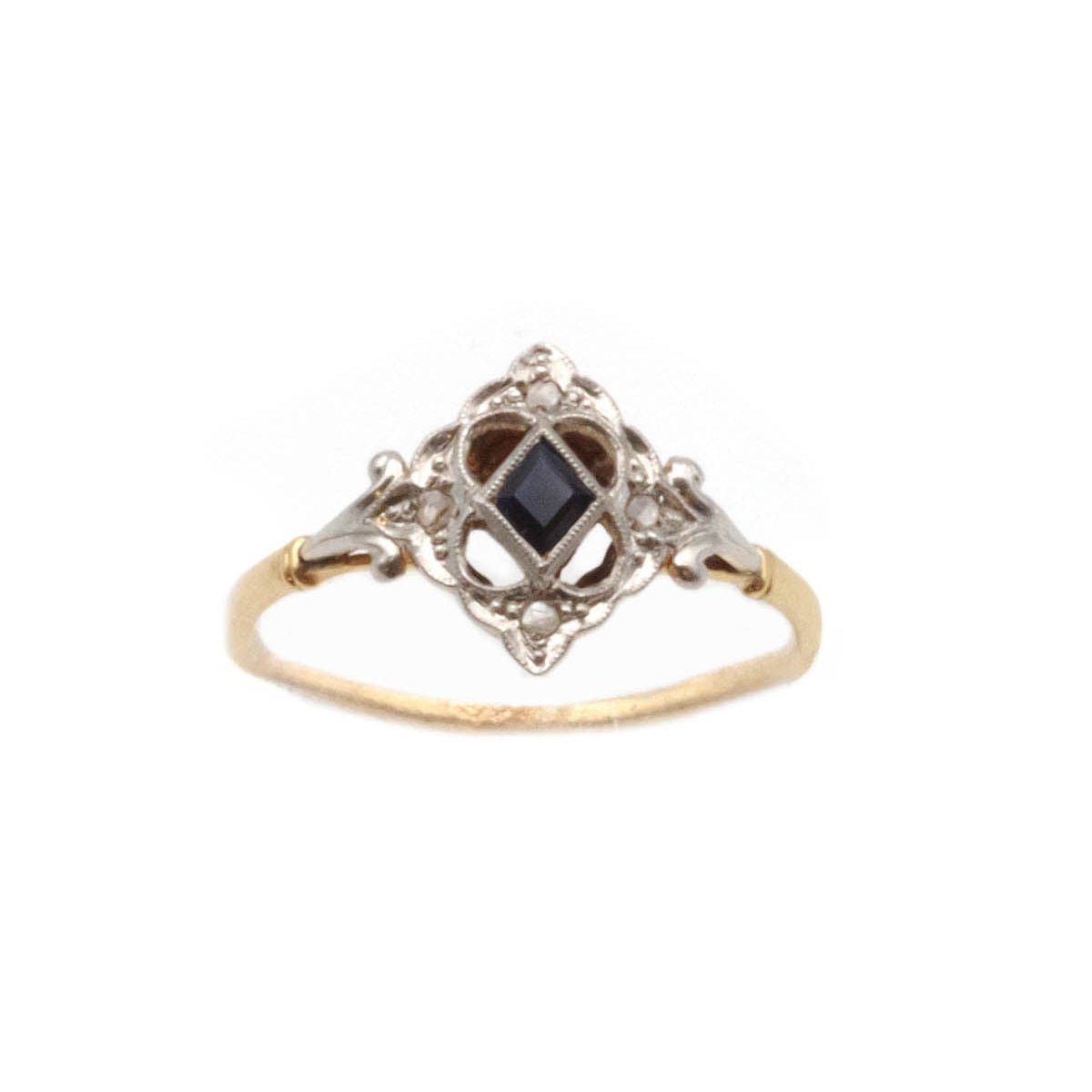 Bague Entourage en or jaune, platine, saphir et diamants - Castafiore