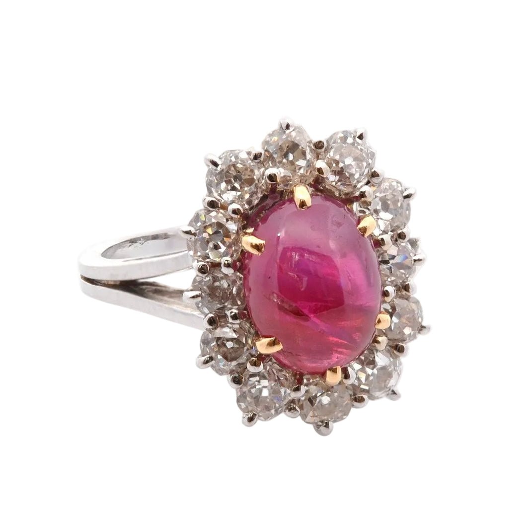Bague Entourage en or jaune, rubis et diamants - Castafiore