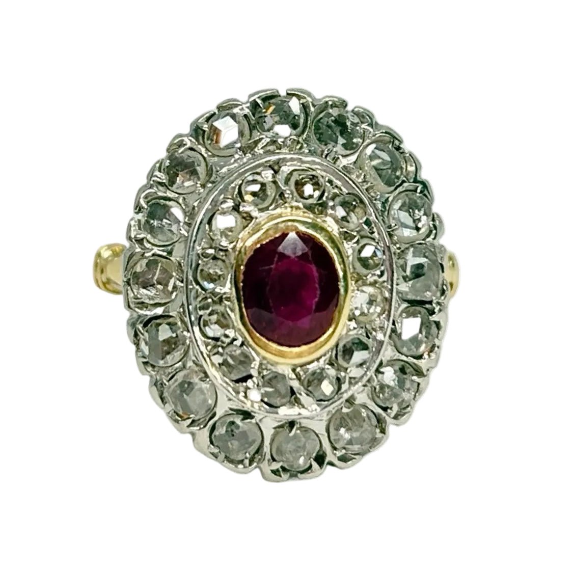 Bague Entourage en or jaune, rubis et diamants - Castafiore