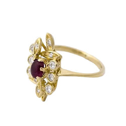 Bague Entourage en or jaune, rubis et diamants - Castafiore