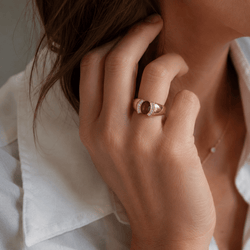 Bague Entourage en or jaune, rubis et diamants - Castafiore