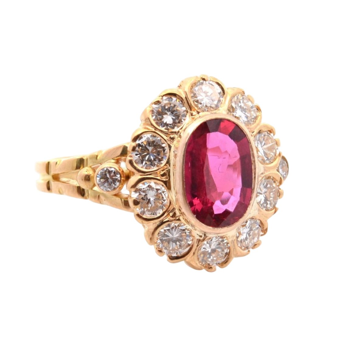 Bague Entourage en or jaune, rubis et diamants - Castafiore