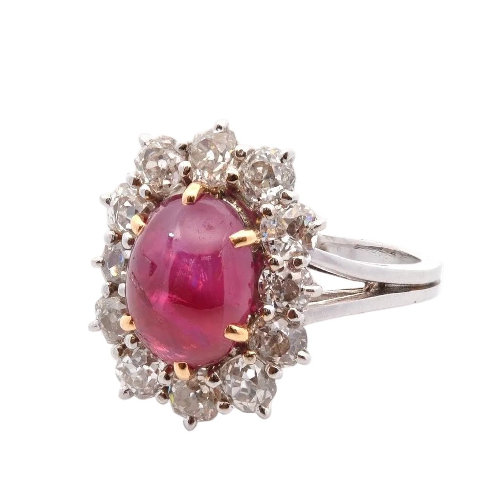 Bague Entourage en or jaune, rubis et diamants - Castafiore