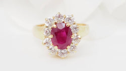 Bague Entourage en or jaune rubis et diamants - Castafiore